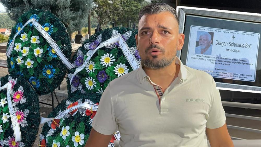 Poslednji pozdrav dragom... Bora Santana danas sahranjuje oca! Pink.rs na licu mesta: Poruke na vencima kidaju dušu (FOTO)