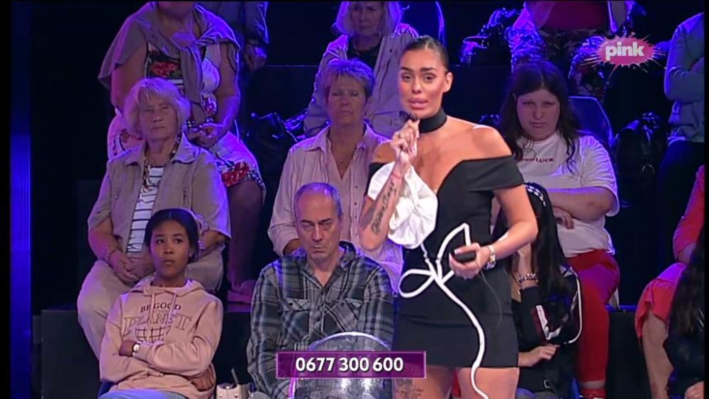 Nezapamćeni haos: Mina Vrbaški doživela pomračenje i izvređala Viktora, pa napustila emisiju! (VIDEO)