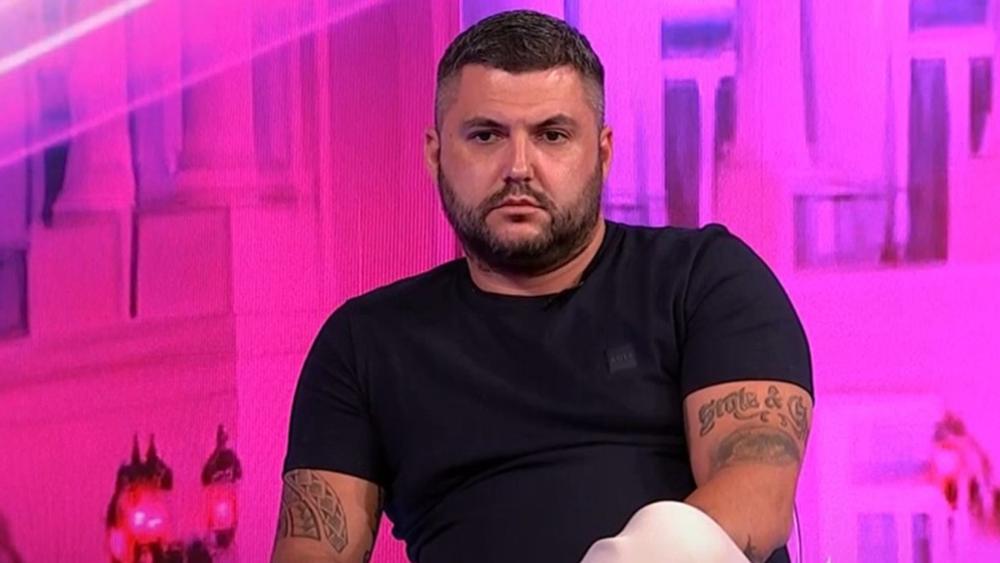 "Teto, pogledajte, moj tata!" Asmin Durdžić se raspao zbog reči male Nore! "Vidi kako znam da skačem u vodu!"