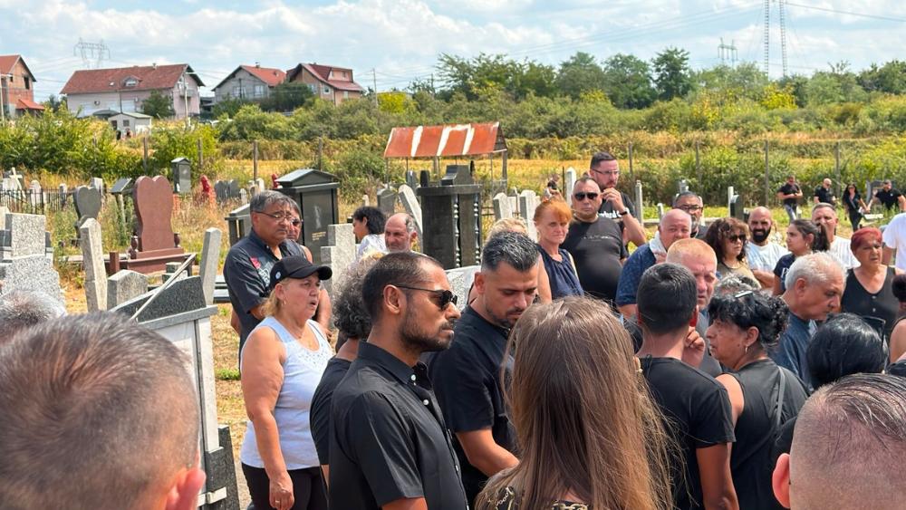 Sahranjen otac Bore Santane, porodica se oprostila teškim rečima