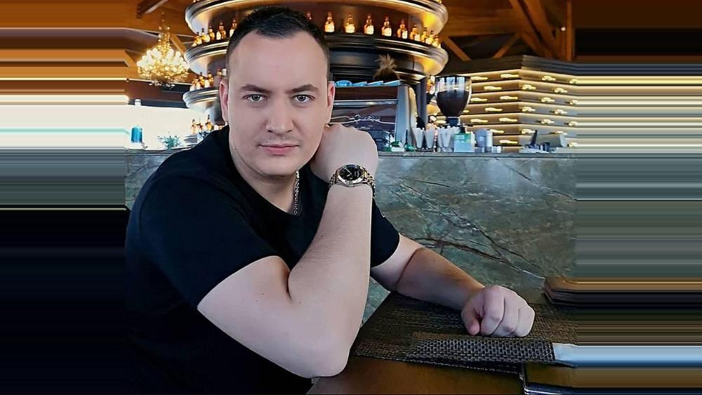 Isplivala prva fotografija ćerke Mirčeta Radulovića iz porodilišta: Majina kuma sve objavila, otkriveno ko je pevačeva partnerka