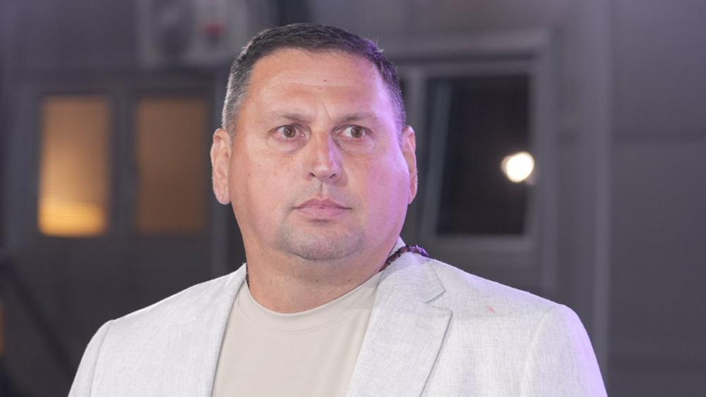 Taki stigao na njegov grob - Maja Marinković nije pored oca, morao je da dođe pre nego što uđe u Elitu 10