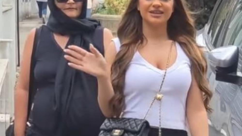 Ko je maloletna Jovana koja je došla sa trudnom mamom da potpiše ugovor za "Elitu 10"? Nema ni srednju školu, ponosna što rastura brakove