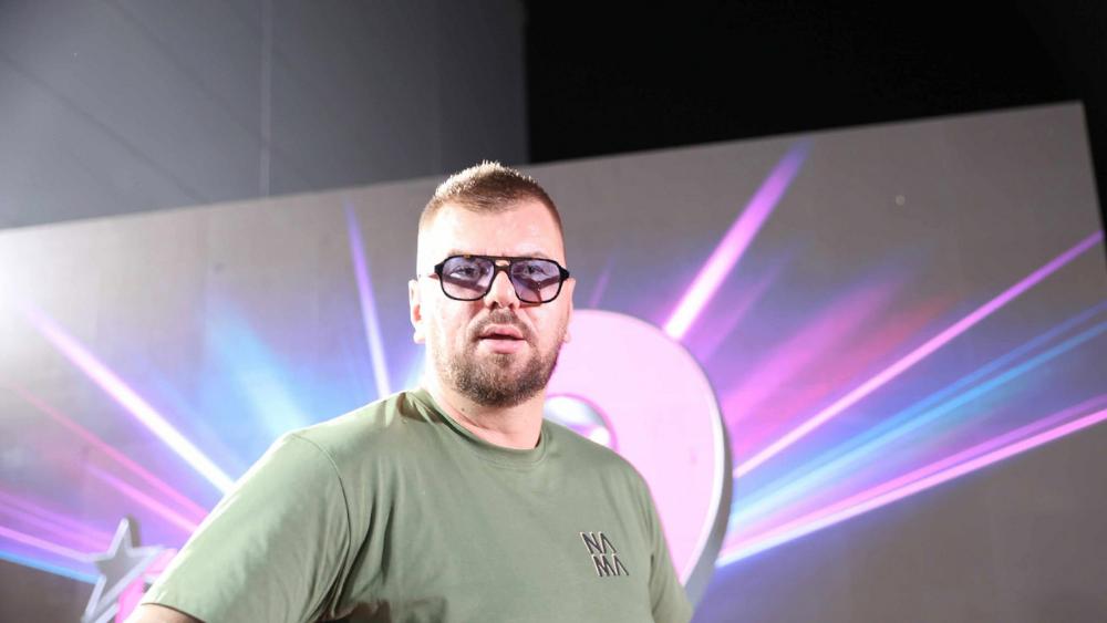 Janjuš uhvaćen u vatrenom zanosu sa poznatom rijaliti zvezdom: Procureo njihov prisni snimak, svi čekaju reakciju Vanje Živić (VIDEO)