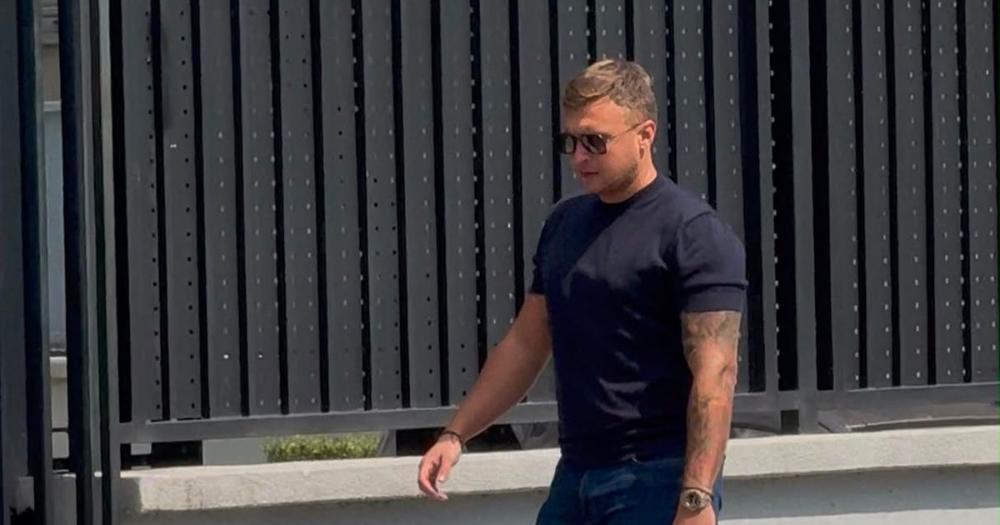Stefan Karić stigao na Pink, pa ga umalo pokosio auto: Krio se u kafiću, a onda je odlučio da uradi OVO