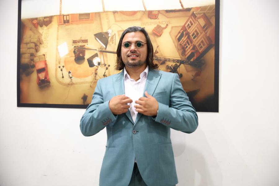 BORA SANTANA NAPUSTIO ELITU Naređeno mu da odmah izađe sa imanja, učesnici zbunjeni