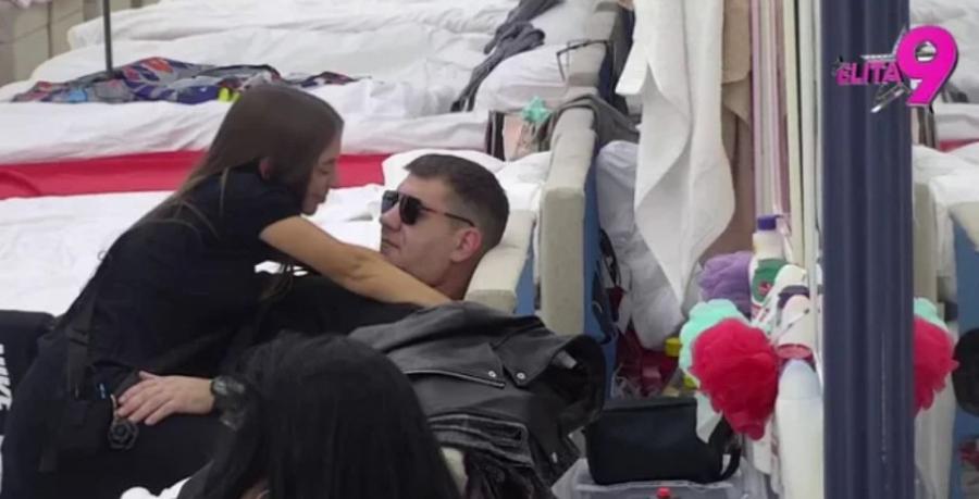 "OSEĆAM SE LOŠE" Oglasila se majka zadrugarke koja je ušla u vezu sa Ivanom Marinković, zbog njenih reči bi Sara zaplakala (FOTO)