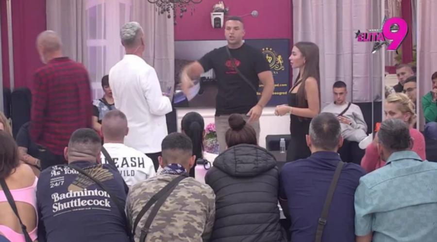 "NISI SILAZILA SA MENE DVA I PO SATA" Voditelj urnisao učesnicu Elite, otkrio da su bili zajedno: "Spopala si me u kafani"