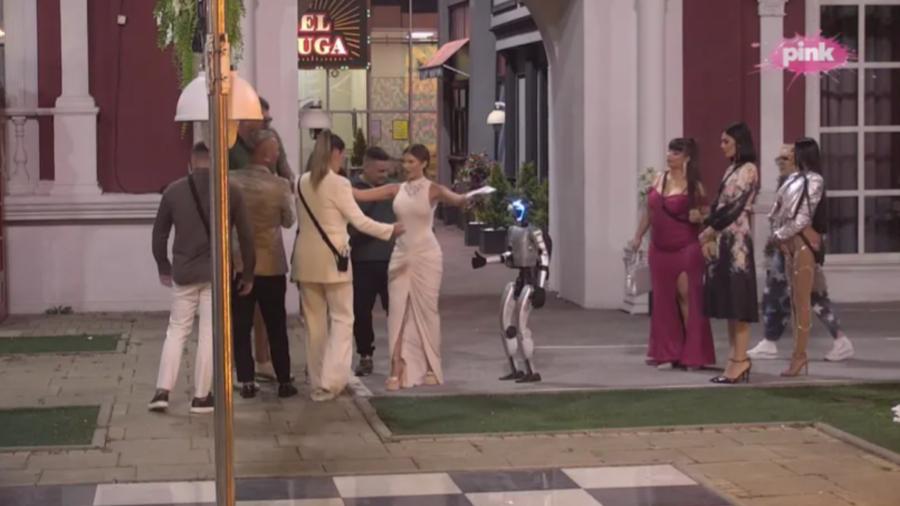 "TRESE SE, DOŽIVLJAVA NAPADE" Jezive scene u Eliti, zadrugar potrošio 47.000 evra!