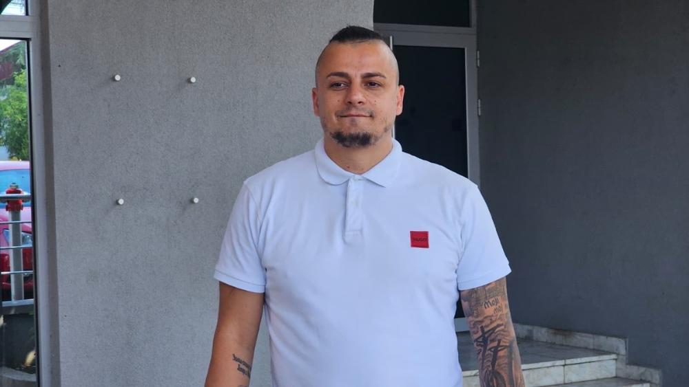 Terza pokazao novu devojku: Pozira pored atraktivne plavuše, mreže se usijale