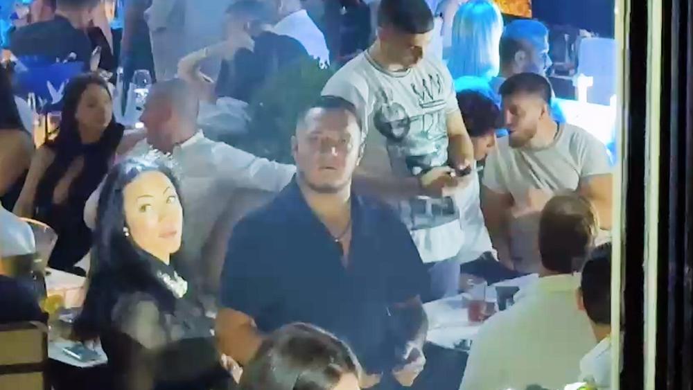 (VIDEO) UHVATILI SMO GASTOZA U PROVODU BEZ ANĐELE Peva, igra, evo gde je ona bila za to vreme
