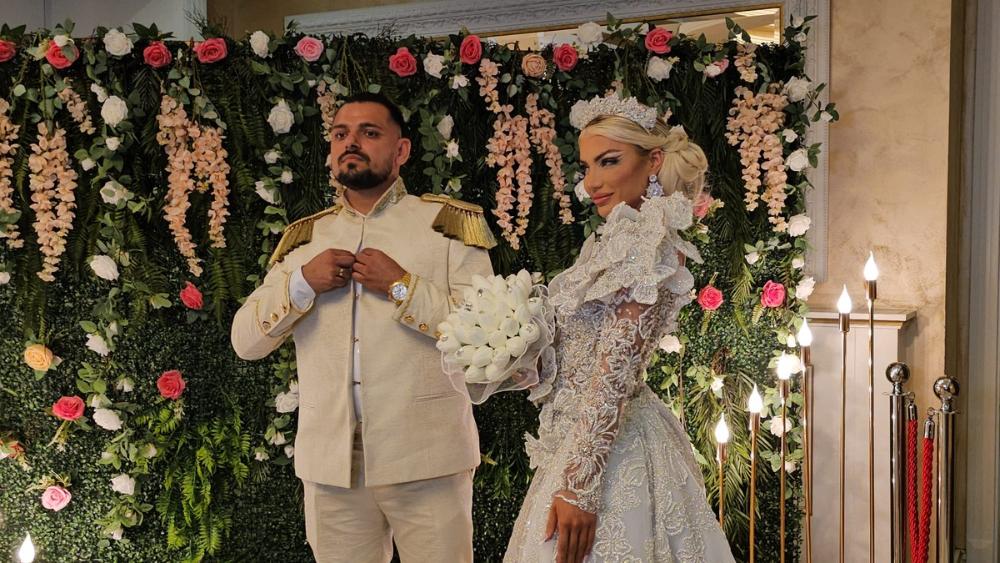 "TRAŽIO JE OD SVAKOG GOSTA PO 500 EVRA" Bivši rijaliti učesnik izneo šok detalje sa svadbe Bore Santane i Milice Kemez