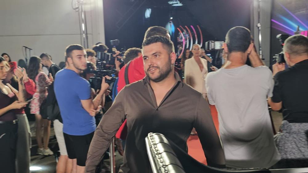Asmin Durdžić želi da vidi sestru Aneli Ahmić u Eliti 9, poverio se cimeru