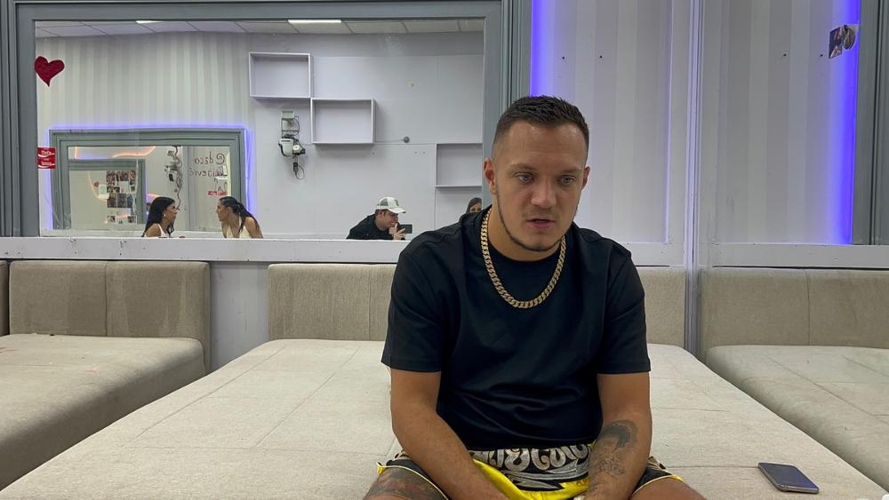 Oglasio se Gastoz pred početak Zadruge 9 Elite: Spomenuo ulazak Anđele Đuričić