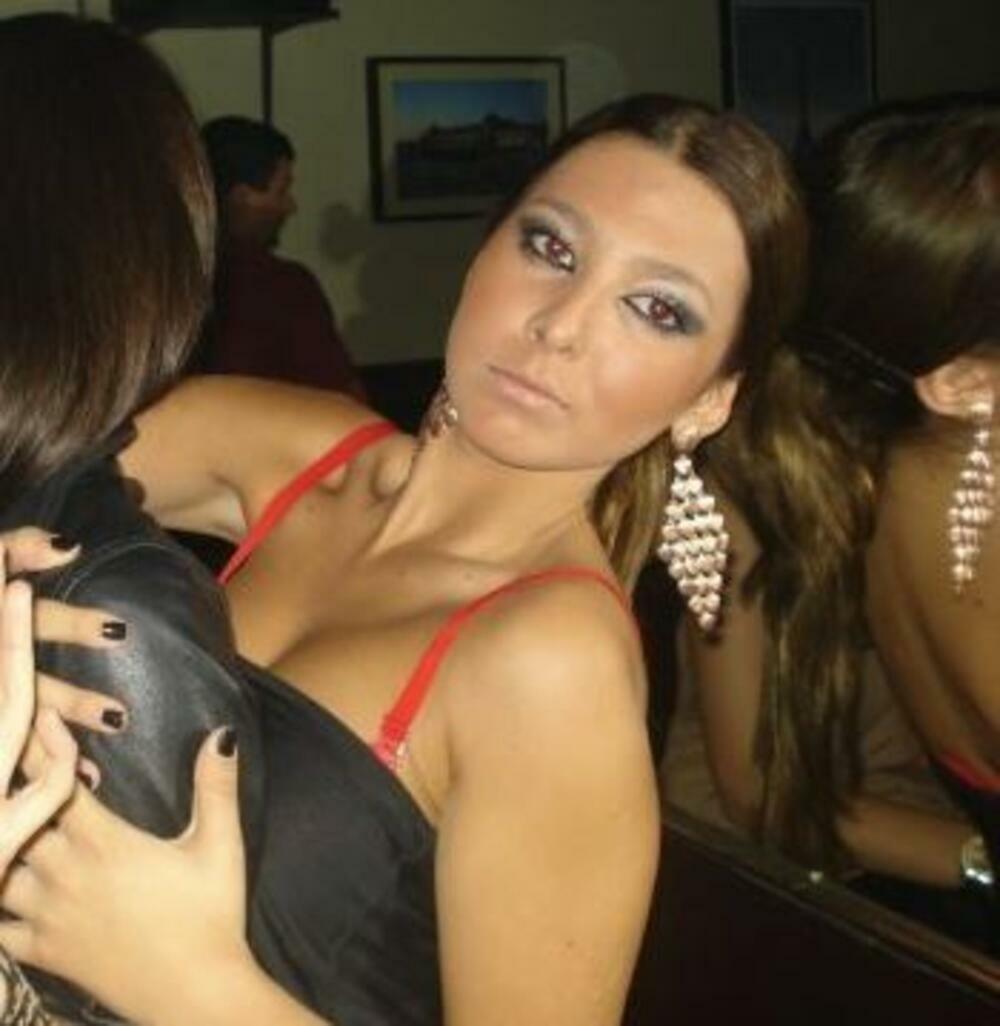 Da li je prepoznajete? Ne krije da je radila brojne korekcije, a fotke iz prošlosti pokazuju da je bila druga žena