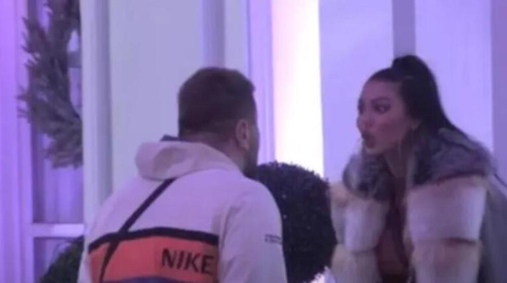 Janjuš i Maja nikad bliži, zbog njih hitno prekinut program: Ukućani se hvatali za glavu, sve se vidi (VIDEO)