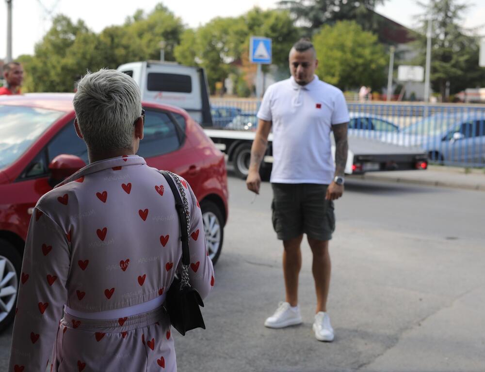 PALA I KRIVIČNA! Sreli se u centru Beograda pa se SUKOBILI - šok nasred ulice, prolaznici vidno ŠOKIRANI