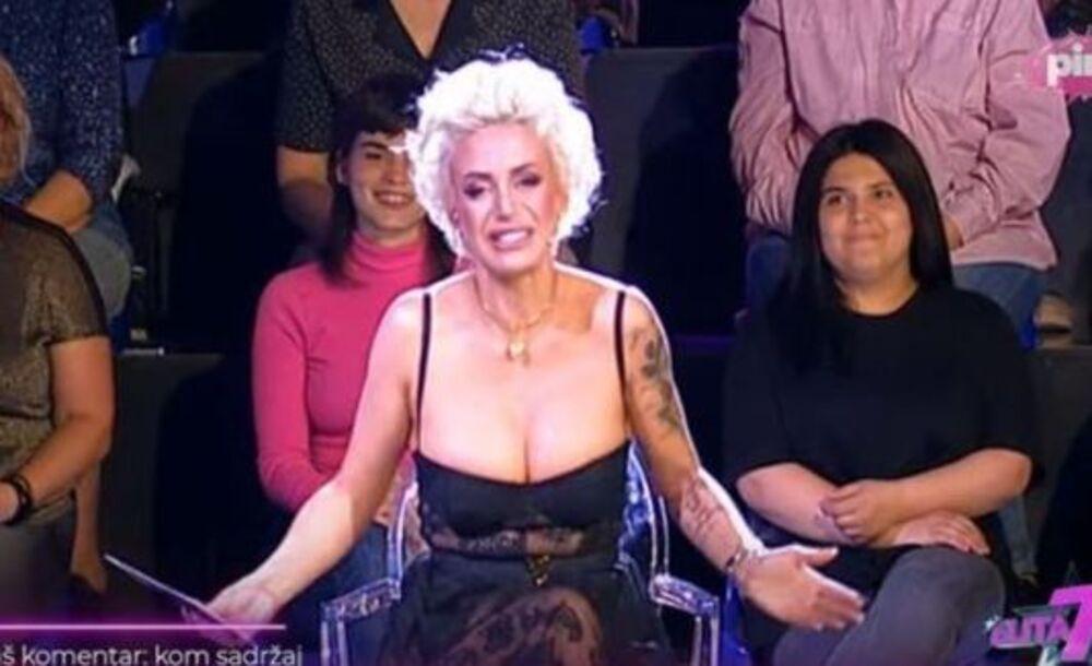 SADA KONAČNO VIDIMO KO ČUVA LEĐA DUŠICI JAKOVLJEVIĆ! Osvanula njegova slika, odlepićete