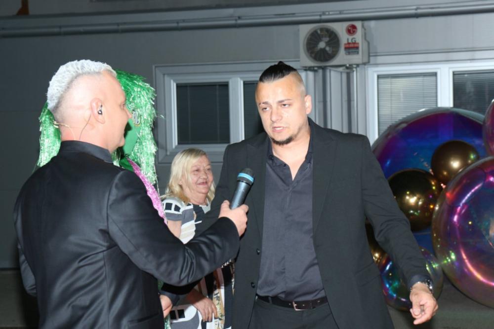 Terza odlepio za Minom Vrbaški: Pred svima uradio ovo, nastao tajac