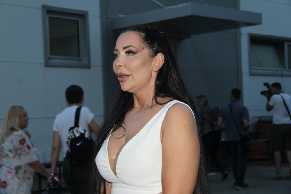 Sin Site Ahmić urnisao majku u Eliti: "Od novca za decu je ugradila silikone"