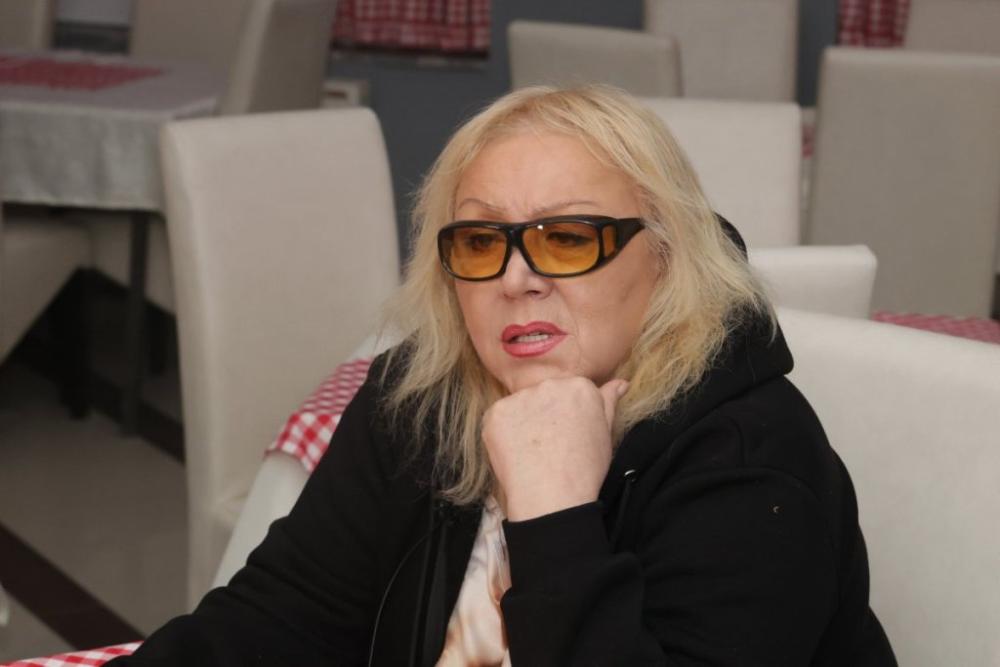 "Zaobiđi me da ne bi na*ebao": Zorica Marković postrojila pola Elite - Niko ne sme da pisne
