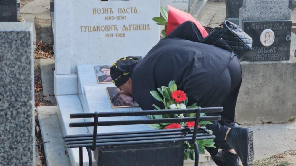 Želela je da umre i ode kod sina - Pevač za smrt Marine Tucaković saznao u zatvoru