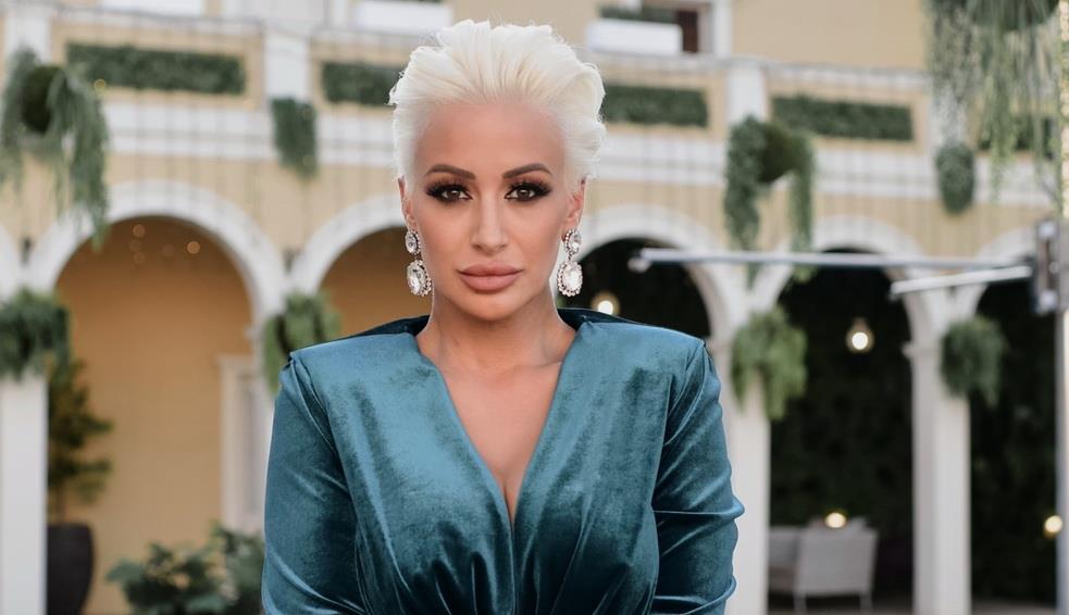 ODRASLA NA BEOGRADSKOM ASFALTU, A KARIJERU ZAPOČELA NA RADIJU! Sa 17 godina uplovila u medije, nikada nećete pogoditi šta je sve radila