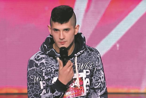 EVO KO JE ZAPRAVO DEČKO UROŠA STANIĆA! Dejana je pre devet godina preko noći zavolela cela Srbija, svi plakali zbog njegove životne priče, a sada voli muškarca