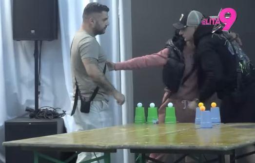 NIKAD VIĐENO U ISTORIJI RIJALITIJA: Prvi izbačeni takmičar Elite 9 izašao iz Bele kuće sa poražavajućim procentom glasova (VIDEO)