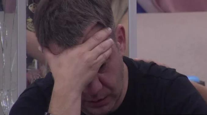 "POVLAČIM SE ZBOG JAKO LOŠEG ZDRAVSTVENOG STANJA" Nova objava Ivana Marinkovića uznemirila čitavu naciju