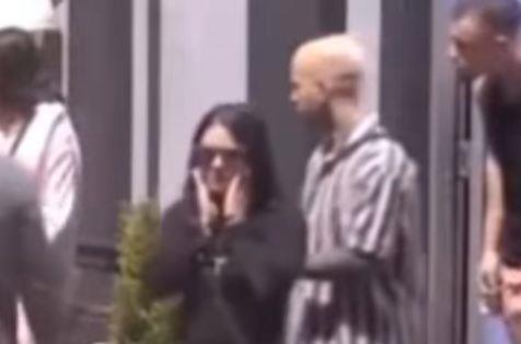 UČESNICA ELITE 9 PALA U NESVEST U PROGRAMU UŽIVO: Obezbeđenje hitno uletelo u Belu kuću, takmičari u panici (VIDEO)