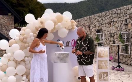 BIVŠI ZADRUGAR OTKRIO POL BEBE! Reakcija pravi hit: Prava fešta je nastala pored bazena! (VIDEO)