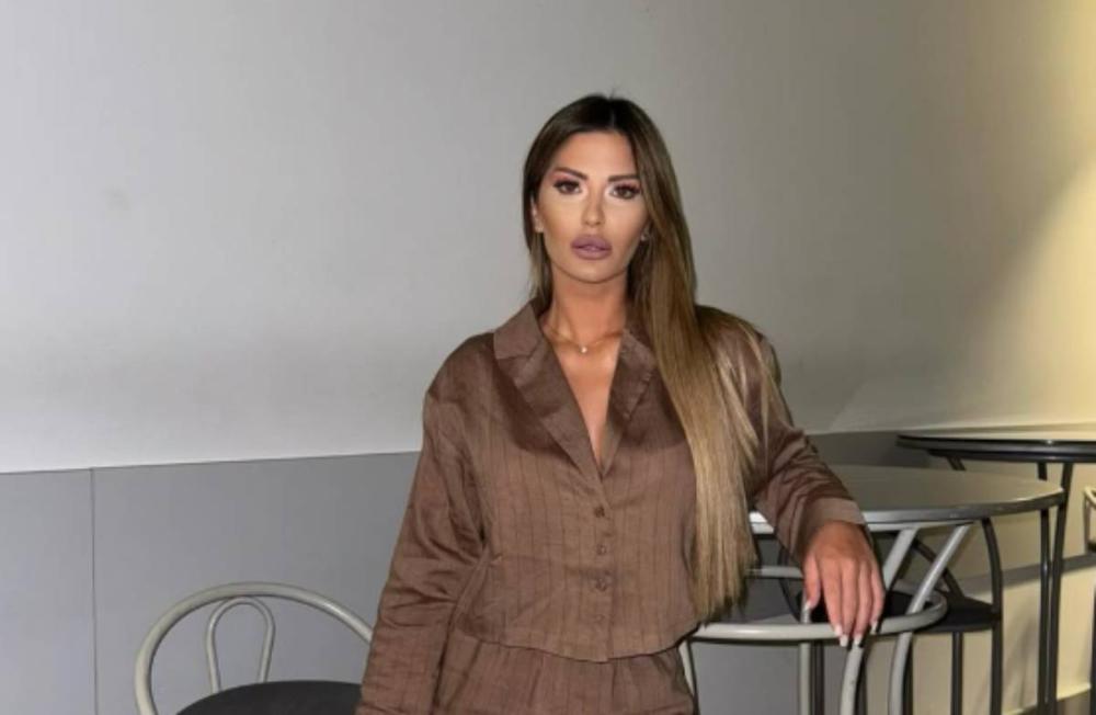 Ana Radulović potpuno promenila imidž nakon skandala sa Gastozom: Lepa voditeljka iznenadila novim izgledom