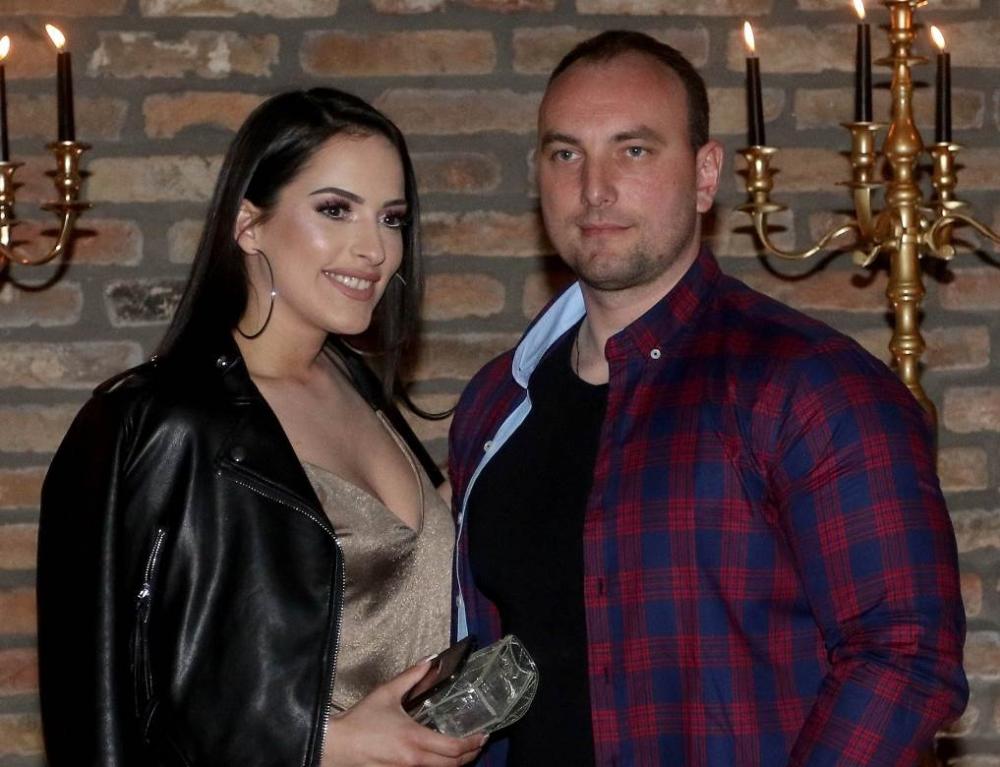 Naša pevačica rodila dete hrvatskom biznismenu: Bivša učesnica Zadruge radosne vesti podelila na Instagramu
