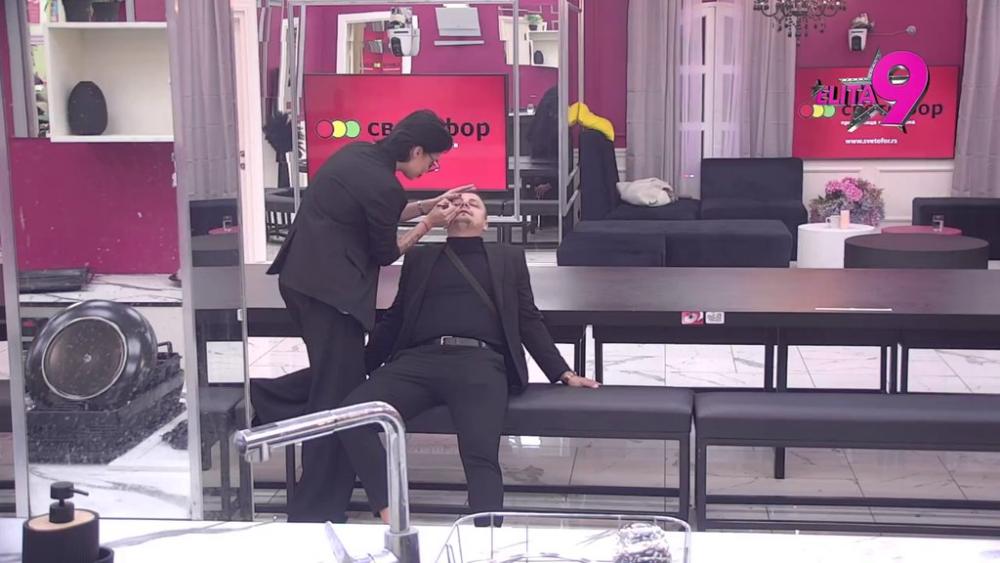 SKOCKALA IH ZA ŽURKU: Mina uzela stvar u svoje ruke, pa našminkala Terzu i Filipa! (VIDEO)