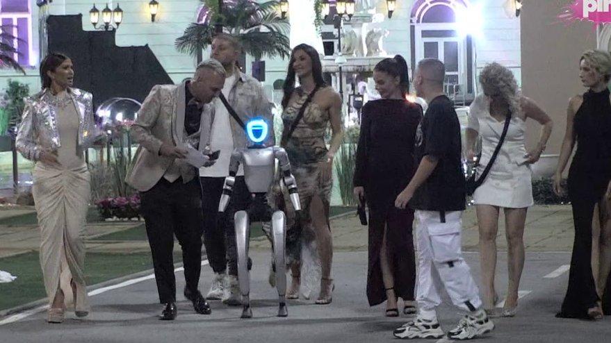 OPA! Toša sklopio dogovor s Mićom da se neće svađati, peta grupa počela potragu za svojim krevetom (VIDEO)