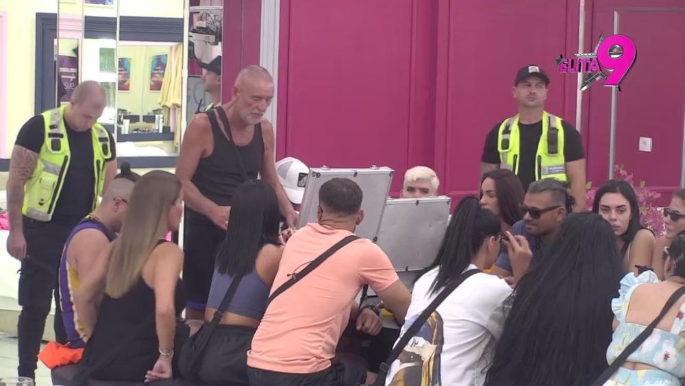 RUSVAJ NA SAMOM POČETKU PODELE BUDŽETA: Lepi Mića pobesneo poput razjarenog bika, izneo salvu uvreda na Urošev račun, pa dobio njegov odgovor: DOBIĆEŠ TUŽBU! (VIDEO)