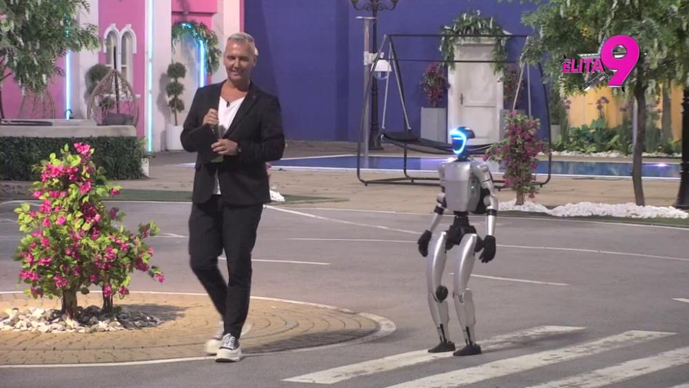 Milan Milošević pod pritiskom: Robot Toša ga ozbiljno prekorio, večeras mora da uvede red u Beloj kući! (VIDEO)
