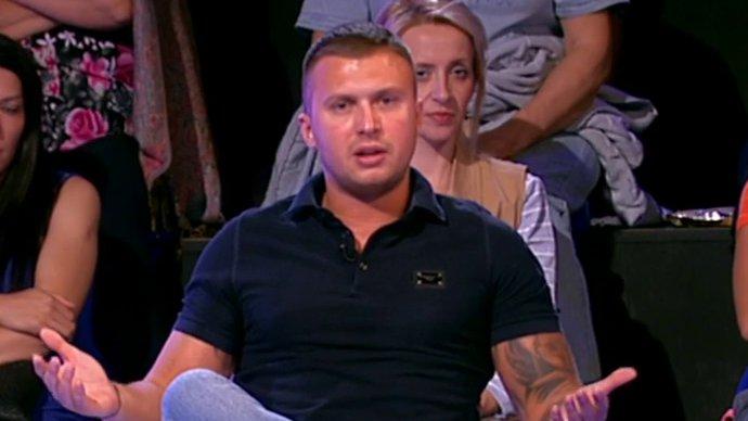 Isplivala istina o privatnim prepiskama Jelene i Karića: Pretplatio se na njen sajt i gledao provokativne slike, a onda usledio šok! (VIDEO)