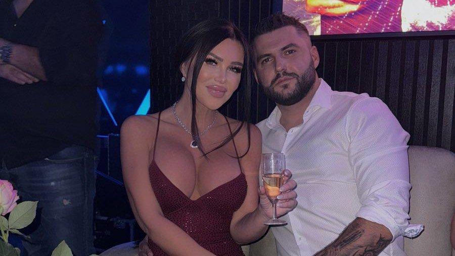ONA JE ŽENA MOJIH SNOVA: Asmin priznao da se pored Stanije oseća kao nežno pilence, pa istakao da se Aneli proslavila preko njene grbače! (VIDEO)