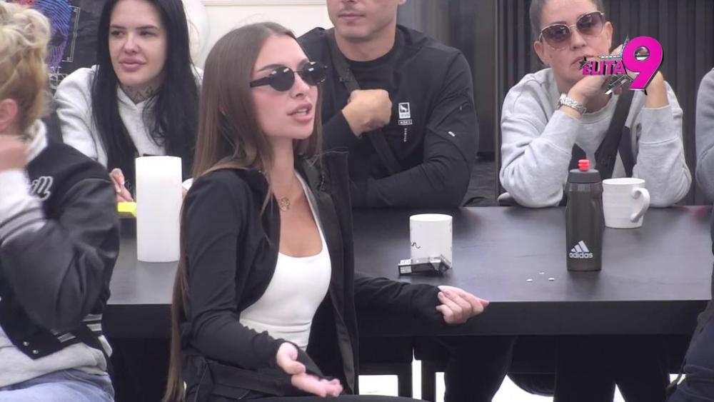 Ne odustaje: Ivan otkrio Sari kako da se opere od svega, ona ni da čuje! (VIDEO)
