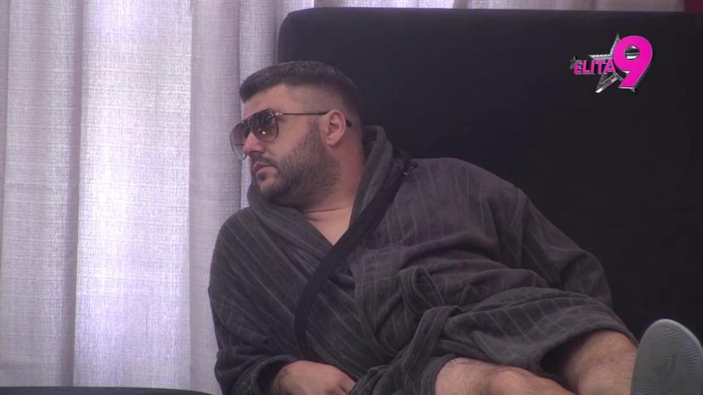NAŠAO MU SE U NEVOLJI: Asmin rešio da skrene pažnju Neriju na nekoliko stvari, pa mu ponudio pomoć! (VIDEO)