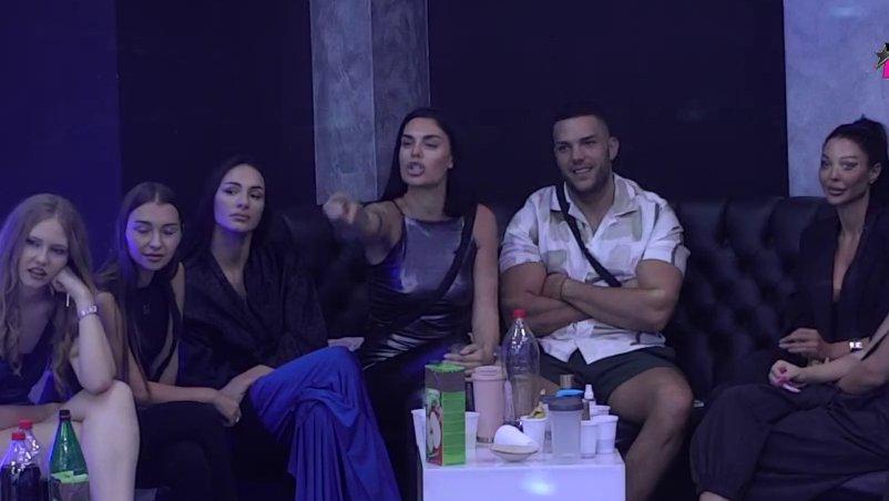 Mina Vrbaški rešeta: Terzu zakucala za dno i ugasila mu svaku nadu, on ne zna gde udara! (VIDEO)