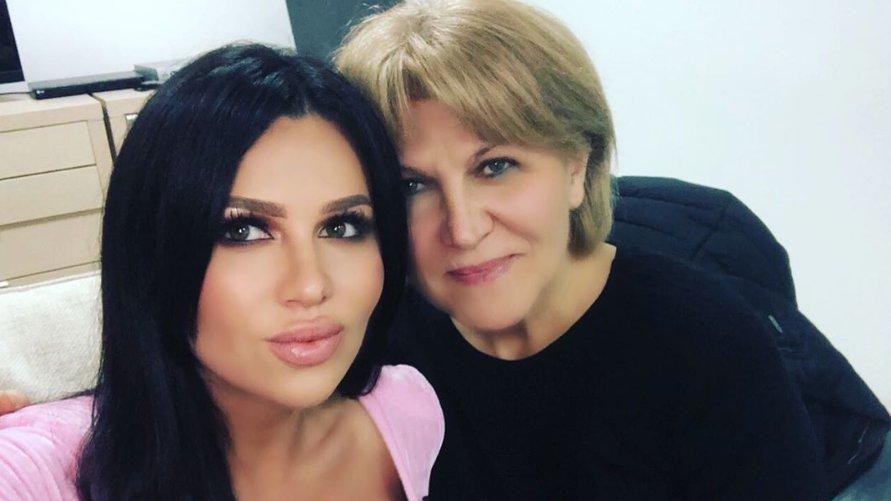 PINK.RS PAPARACO: Staniju Dobrojević tik pred sletanje na aerodrom čeka majka Slavica, a društvo joj pravi ON! (VIDEO)
