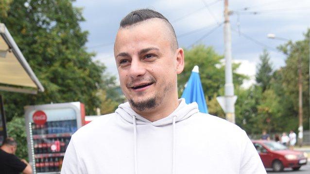 OVO JE TERZINA NOVA DEVOJKA! Konačno mu krenulo u ljubavi, svoju izabranicu javno pokazao svima (FOTO)