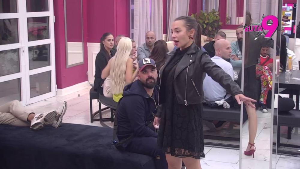 NE OBRAĆAJ MI SE VIŠE: Anđelo presavio tabak i rešio da eliminiše Saru iz sbog života, ona zaboravila na dostojanstvo, pa dala sve od sebe da mu objasni svoje ponašanje! (VIDEO)