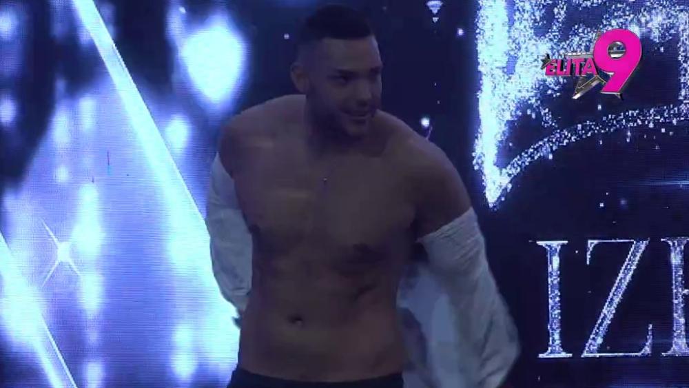 VRELO TELO ANĐELA RANKOVIĆA: Sve oči uprte u njegove mišiće, zbog Mine Vrbaški morao da se skine! (VIDEO)