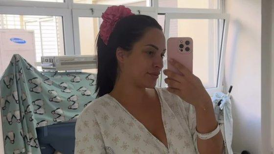 DVA DANA NAKON CARSKOG REZA: Bivša zadrugarka i Pinkova zvezda ponosno pokazala telo nakon porođaja (FOTO)
