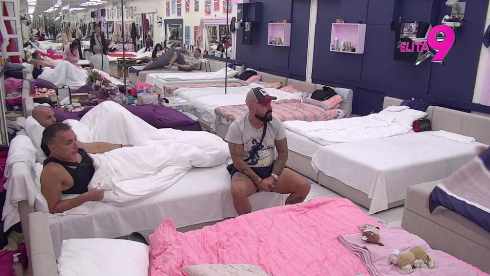 SVIM SILAMA BRANI SVOJU DRAGU: Luka rešio da po svaku cenu stoji iza Aneli, Miki otkrio kako gleda na njegovu situaciju: TEBI JE NAJTEŽE! (VIDEO)