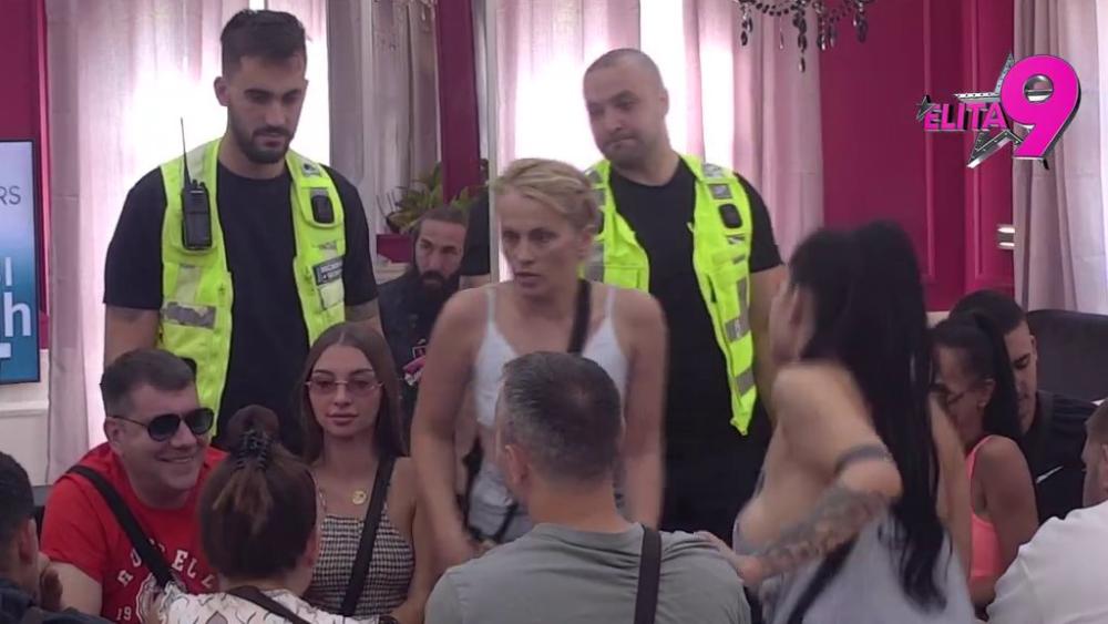 Haos: Bebica uspeo da isprovocira Jovanu Mitić, ona poludela i pljunula ga u lice! (VIDEO)